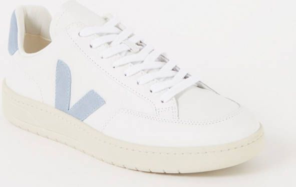 Veja V 12 sneaker van leer met suè, de details